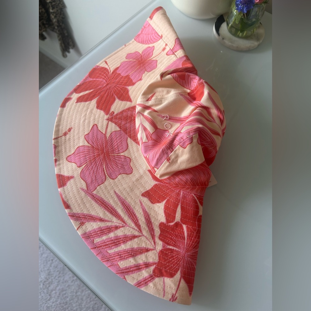 Roxy pink Hibiscus Sun Summer bucket Hat